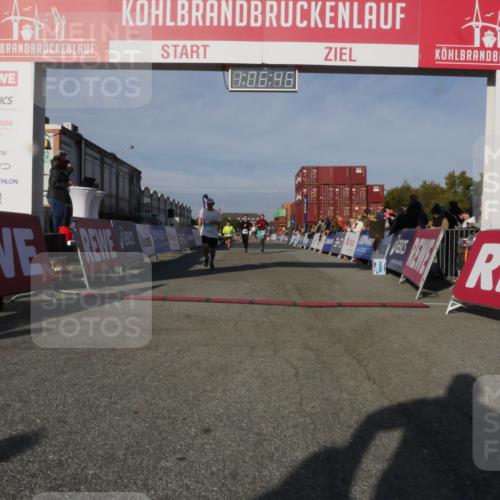 03.10.2025 - Köhlbrandbrückenlauf Matties Gatica Varas http://msf.ph/oto/9167289 03.10.2025 10:06:48 Ziel 1328, 1449, 3177, 3198, 3411, 3481 meine-sportfotos.de