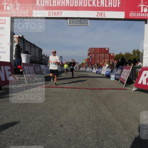 03.10.2025 - Köhlbrandbrückenlauf Matties Gatica Varas http://msf.ph/oto/9167292 03.10.2025 10:06:49 Ziel 1328, 1449, 3177, 3198, 3411, 3481 meine-sportfotos.de