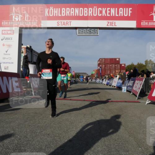 03.10.2025 - Köhlbrandbrückenlauf Matties Gatica Varas http://msf.ph/oto/9167297 03.10.2025 10:06:52 Ziel 1125, 1328, 1449, 1559, 1680, 2716, 3177, 3198, 3320, 3341 meine-sportfotos.de