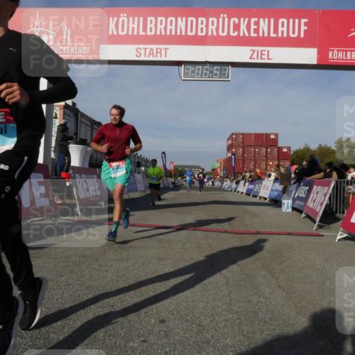 03.10.2025 - Köhlbrandbrückenlauf Matties Gatica Varas http://msf.ph/oto/9167298 03.10.2025 10:06:52 Ziel 1125, 1328, 1449, 1559, 1680, 2716, 3177, 3198, 3320, 3341 meine-sportfotos.de