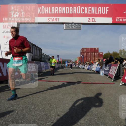03.10.2025 - Köhlbrandbrückenlauf Matties Gatica Varas http://msf.ph/oto/9167299 03.10.2025 10:06:53 Ziel 1125, 1328, 1449, 1559, 1680, 2716, 3198, 3320, 3341 meine-sportfotos.de