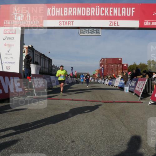 03.10.2025 - Köhlbrandbrückenlauf Matties Gatica Varas http://msf.ph/oto/9167300 03.10.2025 10:06:53 Ziel 1125, 1328, 1449, 1559, 1680, 2716, 3198, 3320, 3341 meine-sportfotos.de