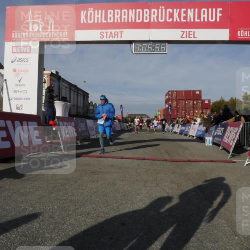 03.10.2025 - Köhlbrandbrückenlauf Matties Gatica Varas http://msf.ph/oto/9167309 03.10.2025 10:06:58 Ziel 1125, 1301, 1328, 1412, 1559, 1582, 1680, 2716, 3320, 3341 meine-sportfotos.de