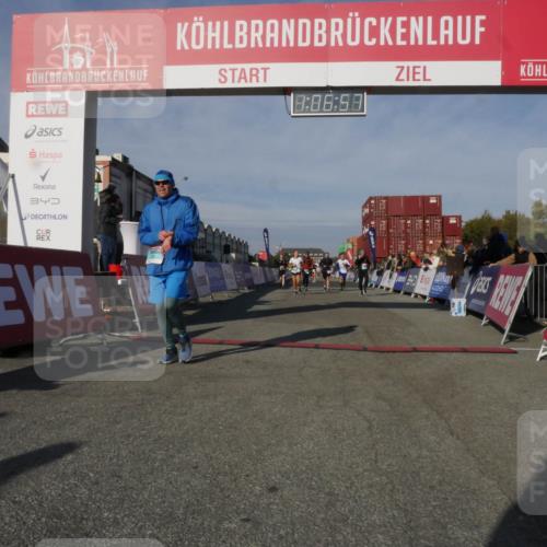 03.10.2025 - Köhlbrandbrückenlauf Matties Gatica Varas http://msf.ph/oto/9167311 03.10.2025 10:06:59 Ziel 1125, 1301, 1412, 1559, 1582, 1680, 2716, 3320, 3341 meine-sportfotos.de