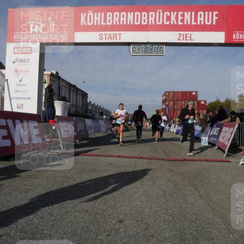 03.10.2025 - Köhlbrandbrückenlauf Matties Gatica Varas http://msf.ph/oto/9167317 03.10.2025 10:07:01 Ziel 1125, 1301, 1412, 1559, 1582, 1680, 2716, 3320, 3341 meine-sportfotos.de