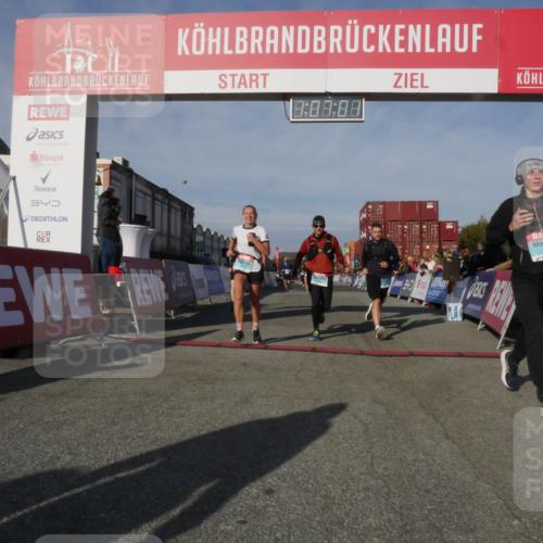 03.10.2025 - Köhlbrandbrückenlauf Matties Gatica Varas http://msf.ph/oto/9167319 03.10.2025 10:07:02 Ziel 1125, 1301, 1412, 1559, 1582, 1628, 1680, 2716, 3320, 3341 meine-sportfotos.de