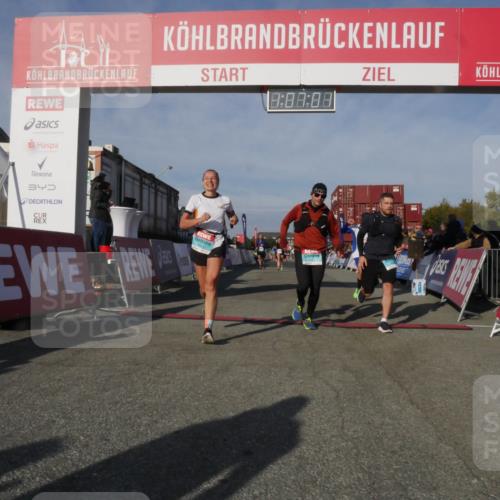 03.10.2025 - Köhlbrandbrückenlauf Matties Gatica Varas http://msf.ph/oto/9167320 03.10.2025 10:07:03 Ziel 1301, 1412, 1582, 1628, 1680, 2716, 2981, 2983, 3320, 3585 meine-sportfotos.de