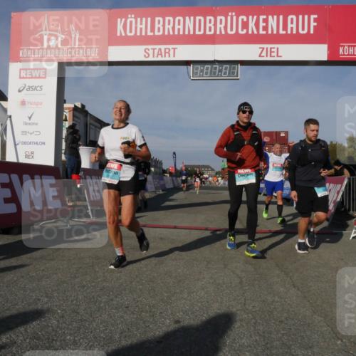 03.10.2025 - Köhlbrandbrückenlauf Matties Gatica Varas http://msf.ph/oto/9167321 03.10.2025 10:07:03 Ziel 1301, 1412, 1582, 1628, 1680, 2716, 2981, 2983, 3320, 3585 meine-sportfotos.de