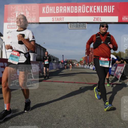 03.10.2025 - Köhlbrandbrückenlauf Matties Gatica Varas http://msf.ph/oto/9167322 03.10.2025 10:07:04 Ziel 1301, 1412, 1496, 1582, 1628, 1730, 2716, 2981, 2983, 3320, 3585 meine-sportfotos.de