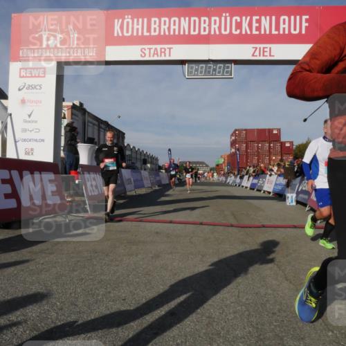 03.10.2025 - Köhlbrandbrückenlauf Matties Gatica Varas http://msf.ph/oto/9167323 03.10.2025 10:07:04 Ziel 1301, 1412, 1496, 1582, 1628, 1730, 2716, 2981, 2983, 3320, 3585 meine-sportfotos.de