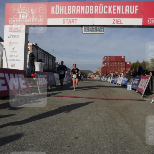 03.10.2025 - Köhlbrandbrückenlauf Matties Gatica Varas http://msf.ph/oto/9167327 03.10.2025 10:07:06 Ziel 1301, 1412, 1496, 1582, 1628, 1730, 2671, 2794, 2981, 2983, 3585 meine-sportfotos.de