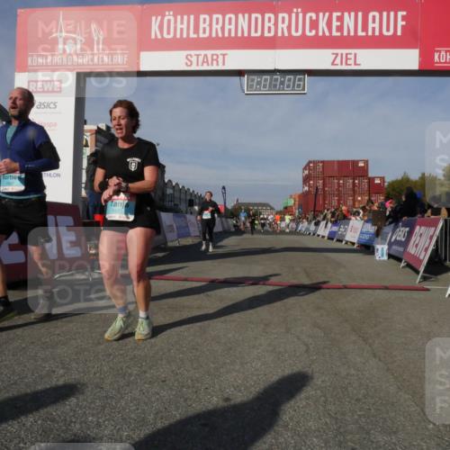 03.10.2025 - Köhlbrandbrückenlauf Matties Gatica Varas http://msf.ph/oto/9167331 03.10.2025 10:07:08 Ziel 1301, 1496, 1628, 1730, 2671, 2794, 2903, 2981, 2983, 3585 meine-sportfotos.de