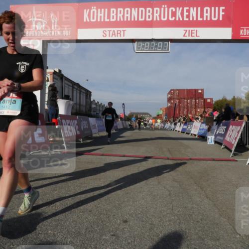 03.10.2025 - Köhlbrandbrückenlauf Matties Gatica Varas http://msf.ph/oto/9167332 03.10.2025 10:07:09 Ziel 1301, 1486, 1496, 1519, 1628, 1730, 2671, 2794, 2903, 2981, 2983, 3585 meine-sportfotos.de