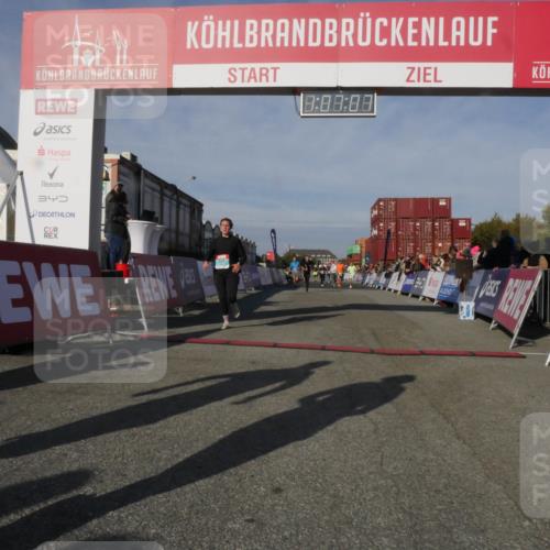 03.10.2025 - Köhlbrandbrückenlauf Matties Gatica Varas http://msf.ph/oto/9167333 03.10.2025 10:07:09 Ziel 1301, 1486, 1496, 1519, 1628, 1730, 2671, 2794, 2903, 2981, 2983, 3585 meine-sportfotos.de