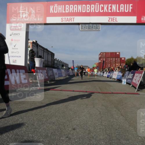 03.10.2025 - Köhlbrandbrückenlauf Matties Gatica Varas http://msf.ph/oto/9167337 03.10.2025 10:07:11 Ziel 1189, 1486, 1496, 1519, 1628, 1730, 2671, 2794, 2903, 2981, 2983, 3434, 3585 meine-sportfotos.de