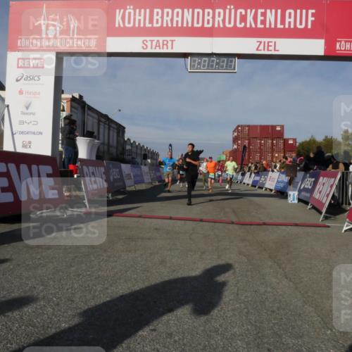 03.10.2025 - Köhlbrandbrückenlauf Matties Gatica Varas http://msf.ph/oto/9167341 03.10.2025 10:07:13 Ziel 1189, 1486, 1496, 1519, 1628, 1730, 2671, 2794, 2903, 2981, 2983, 3434, 3585 meine-sportfotos.de