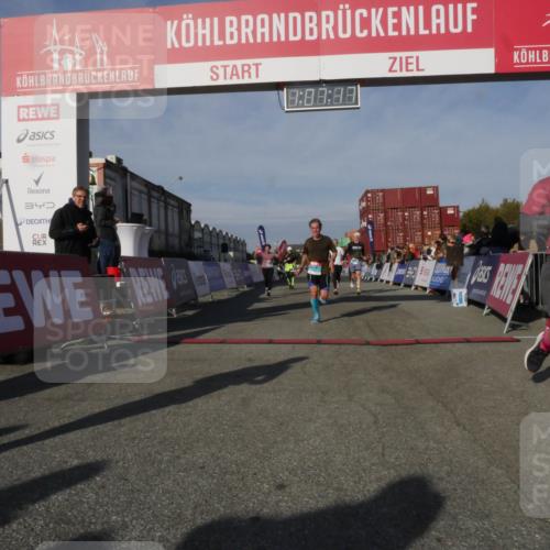 03.10.2025 - Köhlbrandbrückenlauf Matties Gatica Varas http://msf.ph/oto/9167353 03.10.2025 10:07:19 Ziel 1134, 1189, 1208, 1486, 1519, 2903, 3434, 3603 meine-sportfotos.de