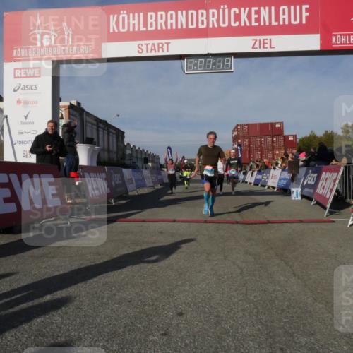 03.10.2025 - Köhlbrandbrückenlauf Matties Gatica Varas http://msf.ph/oto/9167354 03.10.2025 10:07:19 Ziel 1134, 1189, 1208, 1486, 1519, 2903, 3434, 3603 meine-sportfotos.de
