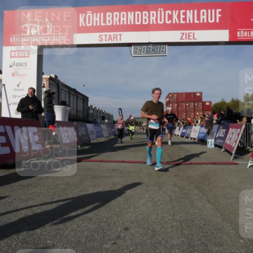 03.10.2025 - Köhlbrandbrückenlauf Matties Gatica Varas http://msf.ph/oto/9167355 03.10.2025 10:07:20 Ziel 1134, 1148, 1189, 1208, 1486, 1519, 3300, 3434, 3603 meine-sportfotos.de