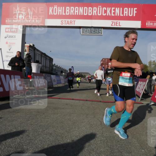 03.10.2025 - Köhlbrandbrückenlauf Matties Gatica Varas http://msf.ph/oto/9167357 03.10.2025 10:07:21 Ziel 1134, 1148, 1189, 1208, 1486, 1519, 3300, 3434, 3603 meine-sportfotos.de