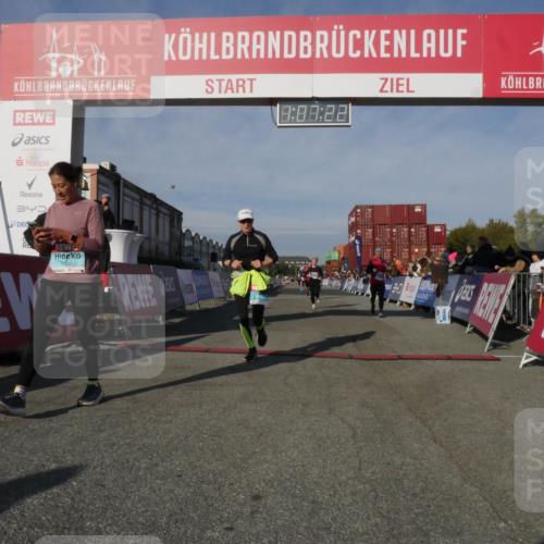 03.10.2025 - Köhlbrandbrückenlauf Matties Gatica Varas http://msf.ph/oto/9167363 03.10.2025 10:07:24 Ziel 1134, 1148, 1208, 3300, 3603 meine-sportfotos.de