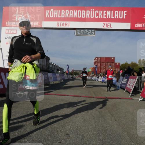 03.10.2025 - Köhlbrandbrückenlauf Matties Gatica Varas http://msf.ph/oto/9167366 03.10.2025 10:07:25 Ziel 1134, 1148, 1208, 3300, 3603 meine-sportfotos.de