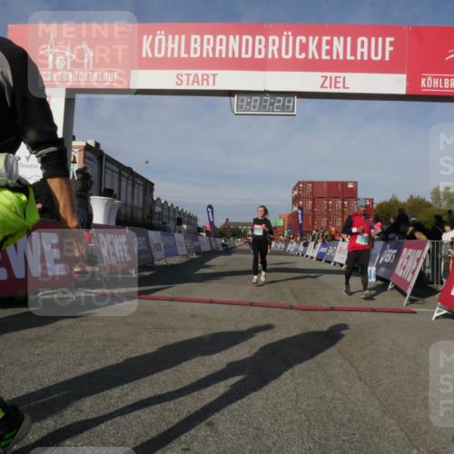 03.10.2025 - Köhlbrandbrückenlauf Matties Gatica Varas http://msf.ph/oto/9167367 03.10.2025 10:07:26 Ziel 1134, 1148, 1208, 3300, 3425, 3426, 3603 meine-sportfotos.de