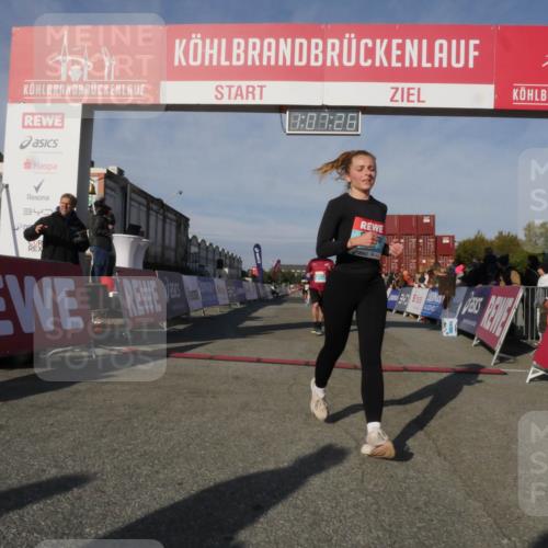 03.10.2025 - Köhlbrandbrückenlauf Matties Gatica Varas http://msf.ph/oto/9167371 03.10.2025 10:07:27 Ziel 1148, 1410, 3300, 3425, 3426, 3603 meine-sportfotos.de
