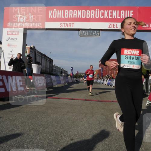 03.10.2025 - Köhlbrandbrückenlauf Matties Gatica Varas http://msf.ph/oto/9167372 03.10.2025 10:07:28 Ziel 1148, 1410, 2761, 3300, 3425, 3426, 3603 meine-sportfotos.de