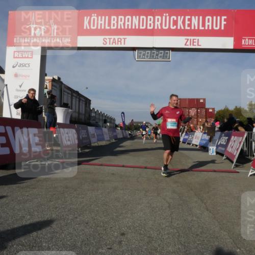 03.10.2025 - Köhlbrandbrückenlauf Matties Gatica Varas http://msf.ph/oto/9167374 03.10.2025 10:07:29 Ziel 1148, 1410, 2696, 2761, 3300, 3425, 3426, 3603 meine-sportfotos.de