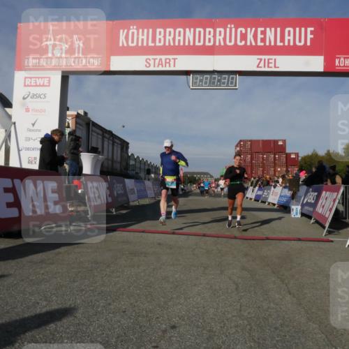 03.10.2025 - Köhlbrandbrückenlauf Matties Gatica Varas http://msf.ph/oto/9167380 03.10.2025 10:07:32 Ziel 1148, 1410, 1774, 2696, 2761, 3300, 3425, 3426 meine-sportfotos.de