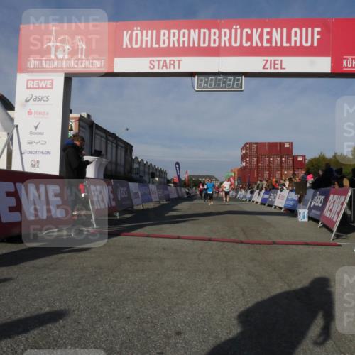 03.10.2025 - Köhlbrandbrückenlauf Matties Gatica Varas http://msf.ph/oto/9167384 03.10.2025 10:07:34 Ziel 1410, 1532, 1764, 1774, 1886, 2696, 2761, 3425, 3426, 3497 meine-sportfotos.de