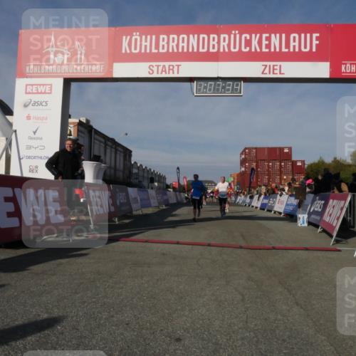 03.10.2025 - Köhlbrandbrückenlauf Matties Gatica Varas http://msf.ph/oto/9167389 03.10.2025 10:07:36 Ziel 1014, 1410, 1532, 1764, 1774, 1886, 2696, 2761, 2807, 3425, 3426, 3497 meine-sportfotos.de