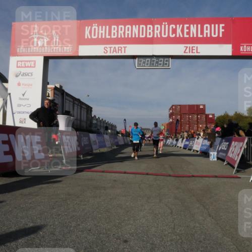 03.10.2025 - Köhlbrandbrückenlauf Matties Gatica Varas http://msf.ph/oto/9167390 03.10.2025 10:07:37 Ziel 1014, 1363, 1410, 1532, 1764, 1774, 1886, 2696, 2761, 2807, 2990, 3425, 3426, 3497 meine-sportfotos.de