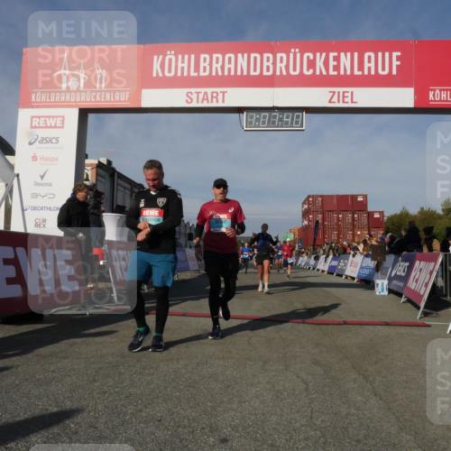 03.10.2025 - Köhlbrandbrückenlauf Matties Gatica Varas http://msf.ph/oto/9167401 03.10.2025 10:07:42 Ziel 1014, 1363, 1377, 1378, 1384, 1532, 1764, 1774, 1886, 2807, 2990, 3250, 3497 meine-sportfotos.de