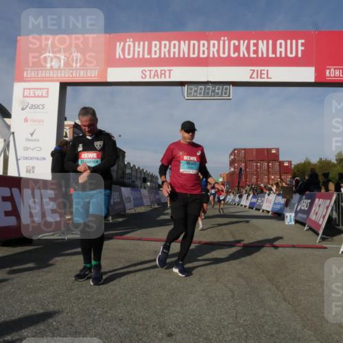 03.10.2025 - Köhlbrandbrückenlauf Matties Gatica Varas http://msf.ph/oto/9167402 03.10.2025 10:07:42 Ziel 1014, 1363, 1377, 1378, 1384, 1532, 1764, 1774, 1886, 2807, 2990, 3250, 3497 meine-sportfotos.de