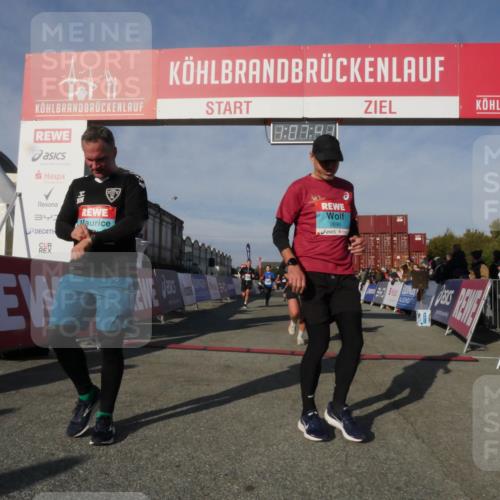 03.10.2025 - Köhlbrandbrückenlauf Matties Gatica Varas http://msf.ph/oto/9167403 03.10.2025 10:07:43 Ziel 1014, 1363, 1377, 1378, 1384, 1532, 1764, 1774, 1886, 2807, 2990, 3250, 3497 meine-sportfotos.de