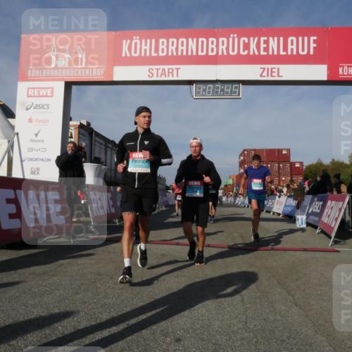 03.10.2025 - Köhlbrandbrückenlauf Matties Gatica Varas http://msf.ph/oto/9167411 03.10.2025 10:07:47 Ziel 1014, 1336, 1363, 1377, 1378, 1384, 2807, 2814, 2990, 3250 meine-sportfotos.de