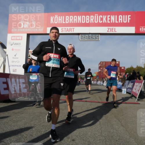 03.10.2025 - Köhlbrandbrückenlauf Matties Gatica Varas http://msf.ph/oto/9167412 03.10.2025 10:07:47 Ziel 1014, 1336, 1363, 1377, 1378, 1384, 2807, 2814, 2990, 3250 meine-sportfotos.de