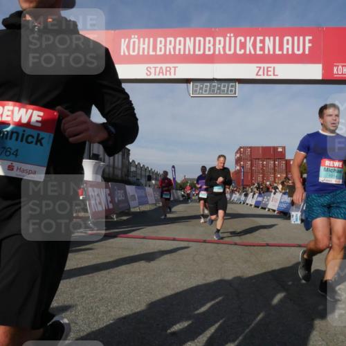 03.10.2025 - Köhlbrandbrückenlauf Matties Gatica Varas http://msf.ph/oto/9167414 03.10.2025 10:07:48 Ziel 1336, 1363, 1377, 1378, 1384, 1849, 2807, 2814, 2990, 3250 meine-sportfotos.de
