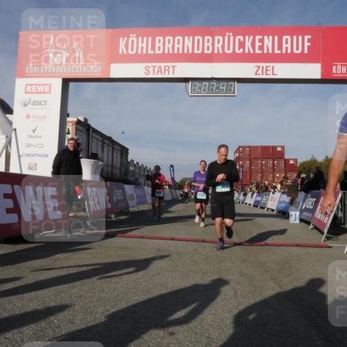 03.10.2025 - Köhlbrandbrückenlauf Matties Gatica Varas http://msf.ph/oto/9167415 03.10.2025 10:07:48 Ziel 1336, 1363, 1377, 1378, 1384, 1849, 2807, 2814, 2990, 3250 meine-sportfotos.de