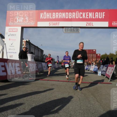 03.10.2025 - Köhlbrandbrückenlauf Matties Gatica Varas http://msf.ph/oto/9167416 03.10.2025 10:07:49 Ziel 1336, 1363, 1377, 1378, 1384, 1849, 2814, 2990, 3250 meine-sportfotos.de