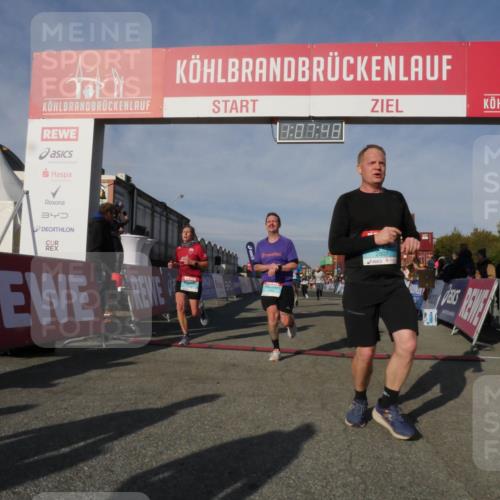03.10.2025 - Köhlbrandbrückenlauf Matties Gatica Varas http://msf.ph/oto/9167417 03.10.2025 10:07:49 Ziel 1336, 1363, 1377, 1378, 1384, 1849, 2814, 2990, 3250 meine-sportfotos.de