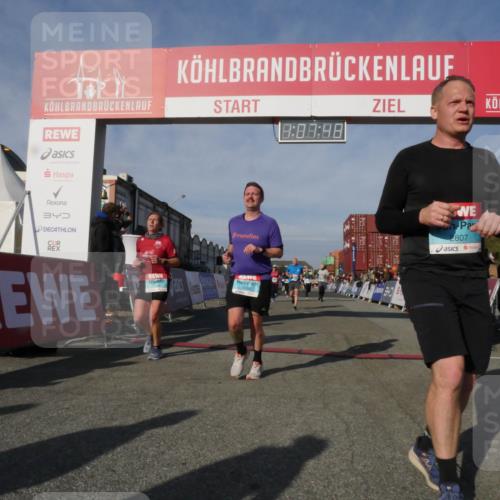 03.10.2025 - Köhlbrandbrückenlauf Matties Gatica Varas http://msf.ph/oto/9167418 03.10.2025 10:07:50 Ziel 1336, 1377, 1378, 1384, 1849, 2814, 3217, 3250 meine-sportfotos.de