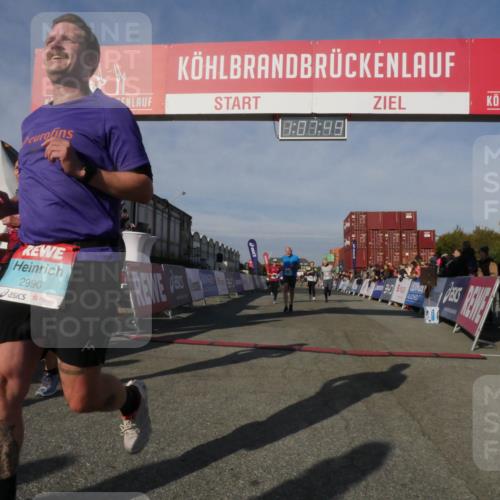 03.10.2025 - Köhlbrandbrückenlauf Matties Gatica Varas http://msf.ph/oto/9167420 03.10.2025 10:07:51 Ziel 1336, 1377, 1378, 1384, 1849, 2814, 3217, 3250 meine-sportfotos.de