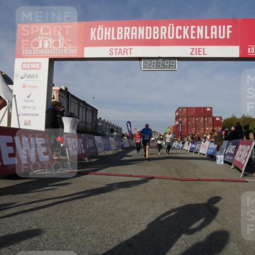 03.10.2025 - Köhlbrandbrückenlauf Matties Gatica Varas http://msf.ph/oto/9167421 03.10.2025 10:07:51 Ziel 1336, 1377, 1378, 1384, 1849, 2814, 3217, 3250 meine-sportfotos.de