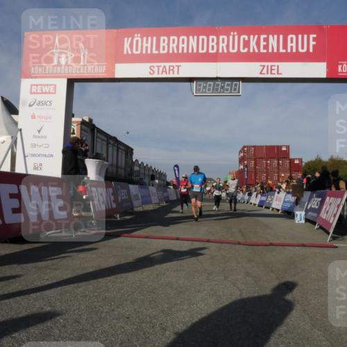 03.10.2025 - Köhlbrandbrückenlauf Matties Gatica Varas http://msf.ph/oto/9167422 03.10.2025 10:07:52 Ziel 1335, 1336, 1377, 1378, 1384, 1849, 2814, 3217, 3250 meine-sportfotos.de