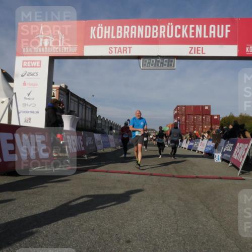 03.10.2025 - Köhlbrandbrückenlauf Matties Gatica Varas http://msf.ph/oto/9167424 03.10.2025 10:07:53 Ziel 1335, 1336, 1377, 1378, 1384, 1849, 2814, 3217, 3250 meine-sportfotos.de