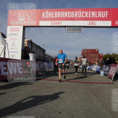 03.10.2025 - Köhlbrandbrückenlauf Matties Gatica Varas http://msf.ph/oto/9167425 03.10.2025 10:07:53 Ziel 1335, 1336, 1377, 1378, 1384, 1849, 2814, 3217, 3250 meine-sportfotos.de