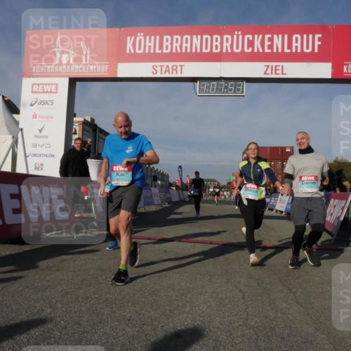 03.10.2025 - Köhlbrandbrückenlauf Matties Gatica Varas http://msf.ph/oto/9167428 03.10.2025 10:07:55 Ziel 1335, 1336, 1716, 1849, 2814, 3217 meine-sportfotos.de